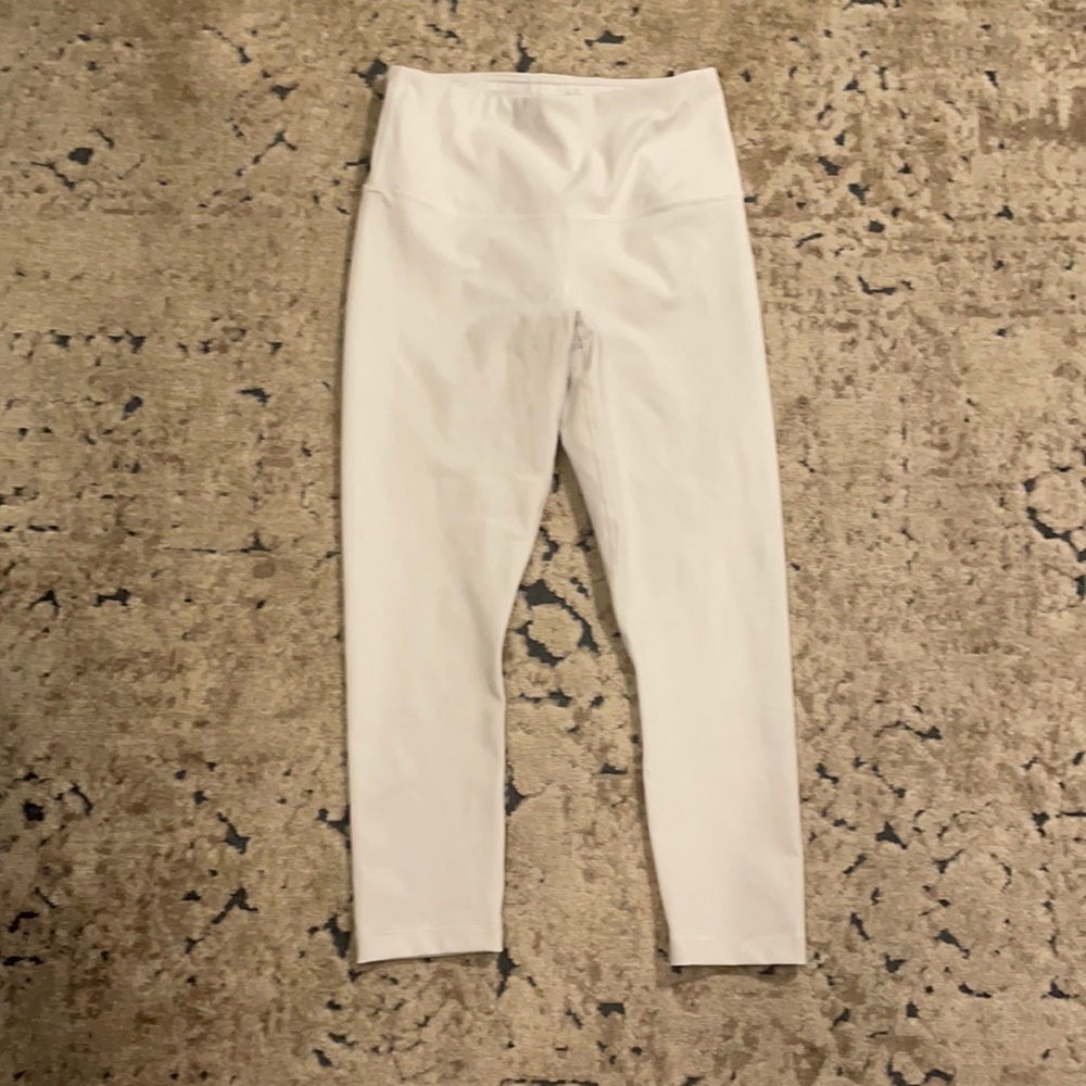 White 7/8 length leggings